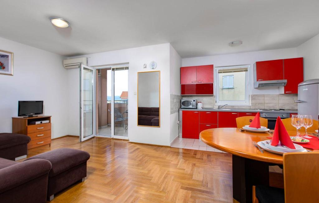 Apartments Dunja Малинска Екстериор снимка