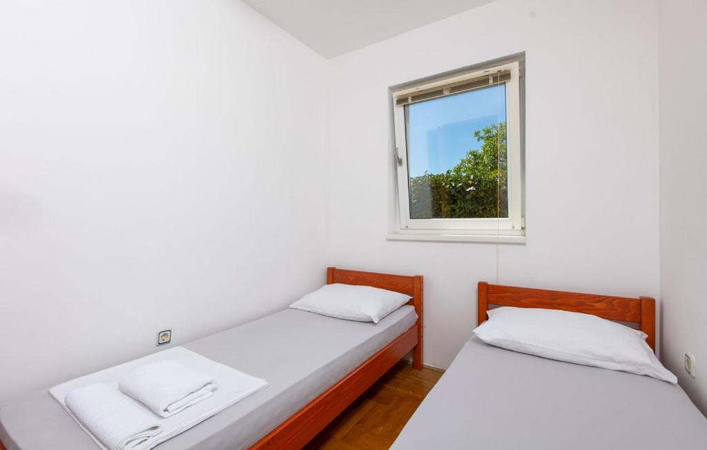 Apartments Dunja Малинска Екстериор снимка