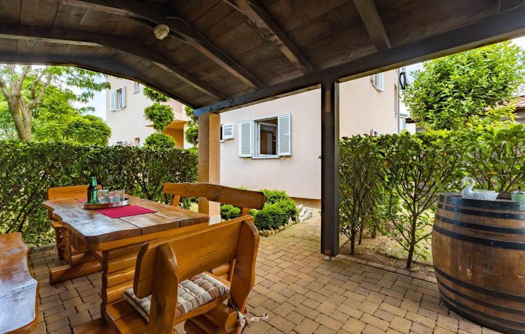 Apartments Dunja Малинска Екстериор снимка