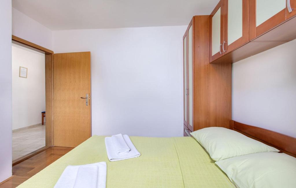Apartments Dunja Малинска Екстериор снимка