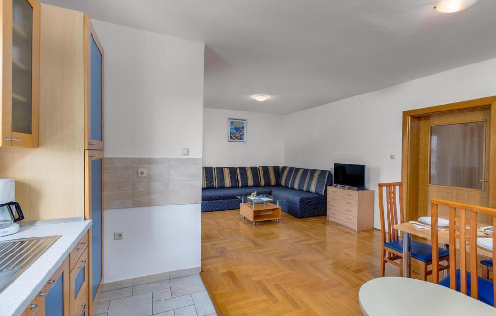 Apartments Dunja Малинска Екстериор снимка
