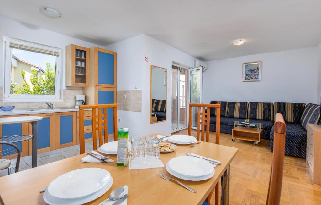 Apartments Dunja Малинска Екстериор снимка